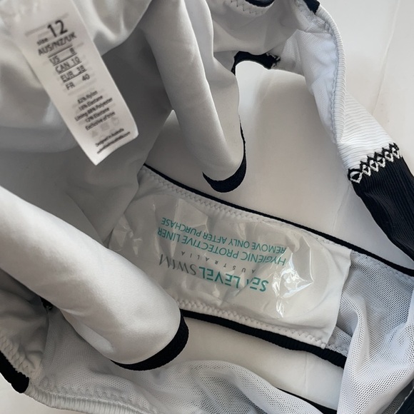 Sea Level Australia black white colorblock ribbed bikini bottoms 8 NWOT - Picture 5 of 5